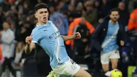 Phil Foden giúp Manchester City giành 3 điểm